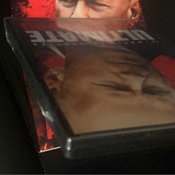 Bruce Willis Ultimate Action Hero 10 Movie Collection DVD New Sealed Red - Picture 4 of 4